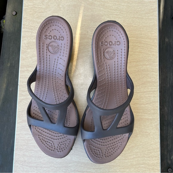 CROCS Cyprus II Espresso Brown Open Toe Slip On Heels Sz 9 - Picture 3 of 12